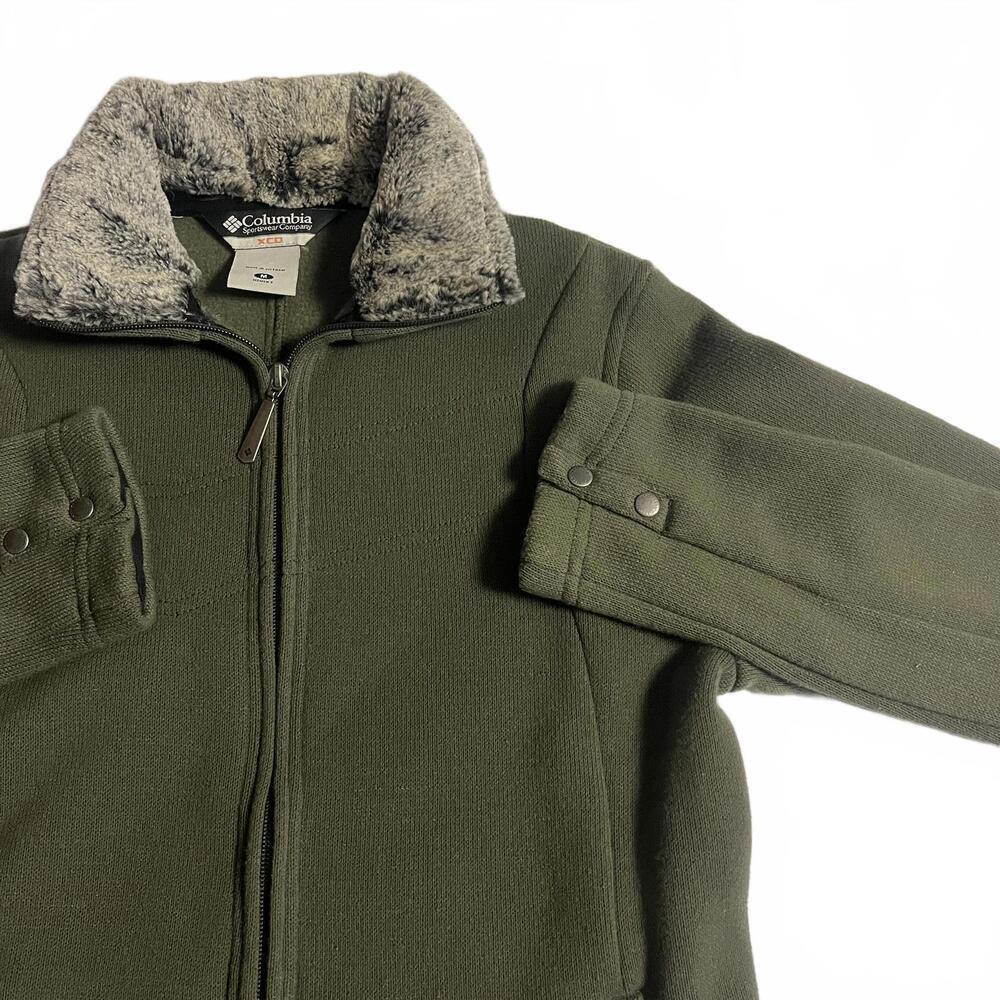 Columbia XCO RN: 69724 Woman’s Medium Olive Green Fleece Jacket Faux Fur Collar